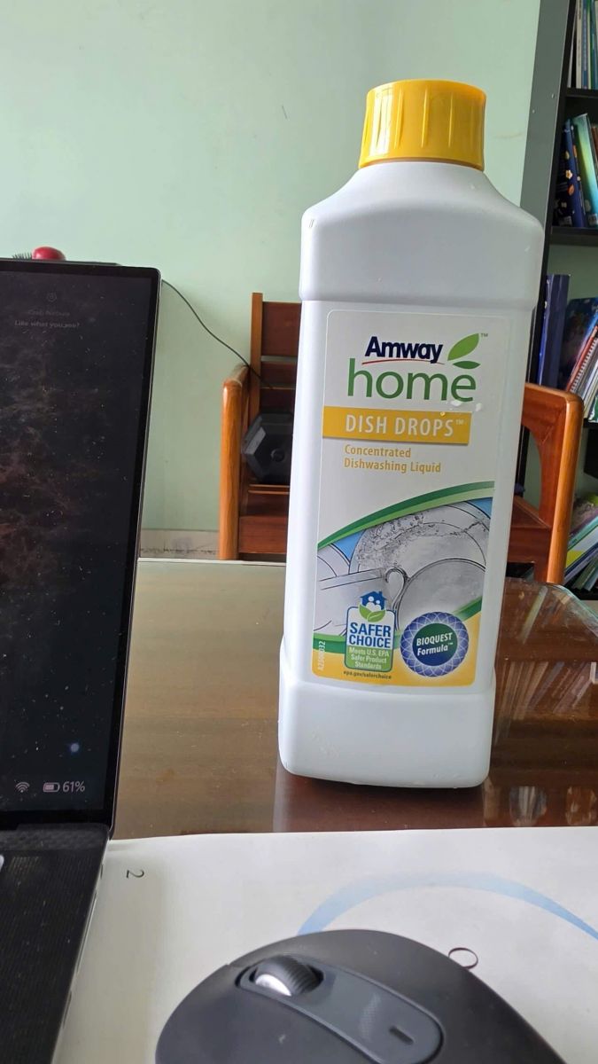 Món quà lưu niệm nhận được sau buổi giao lưu cầu lông với CLB Cầu lông Công ty Amway